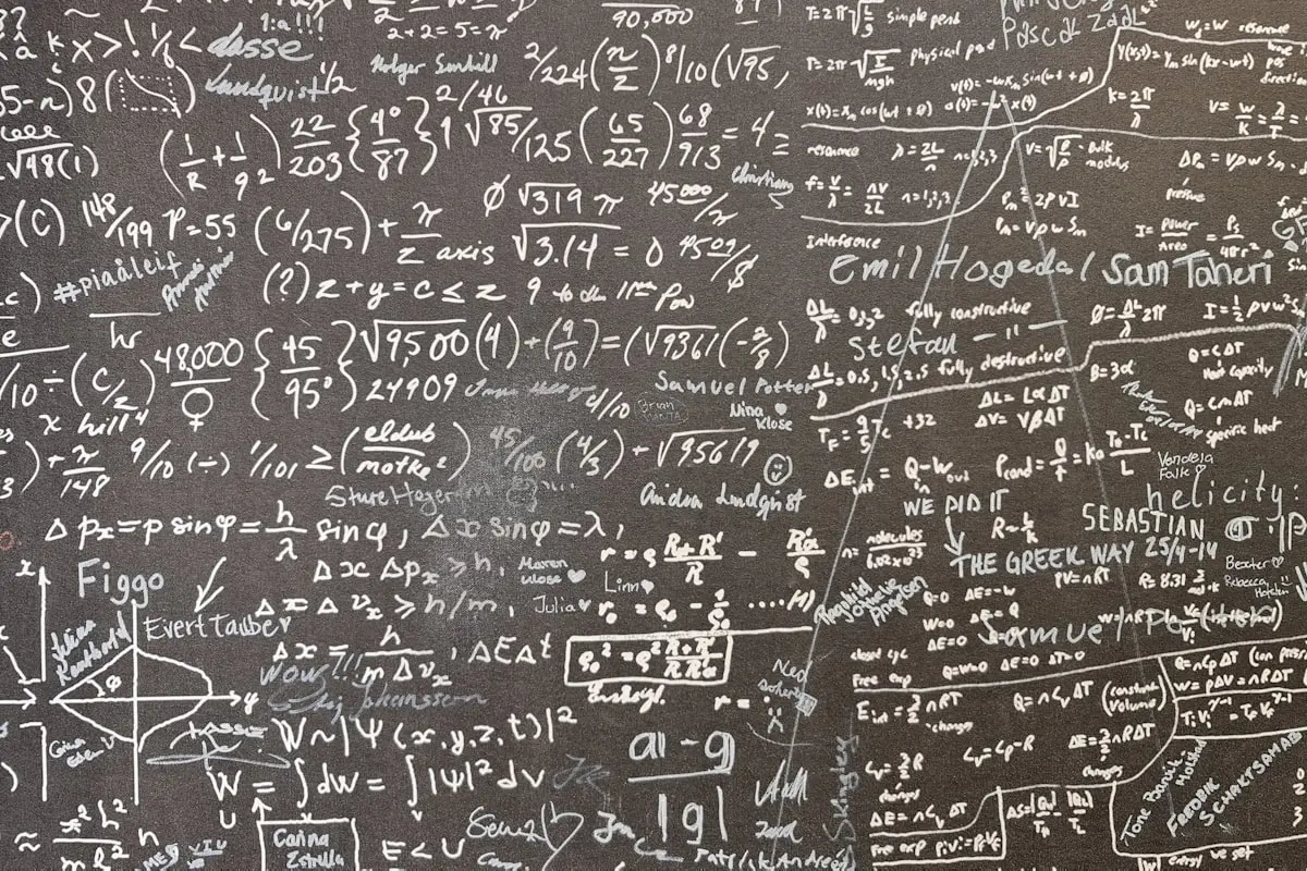 Exemplos de Aplicação de IA em Aulas de Matemática: Da Teoria à Prática 